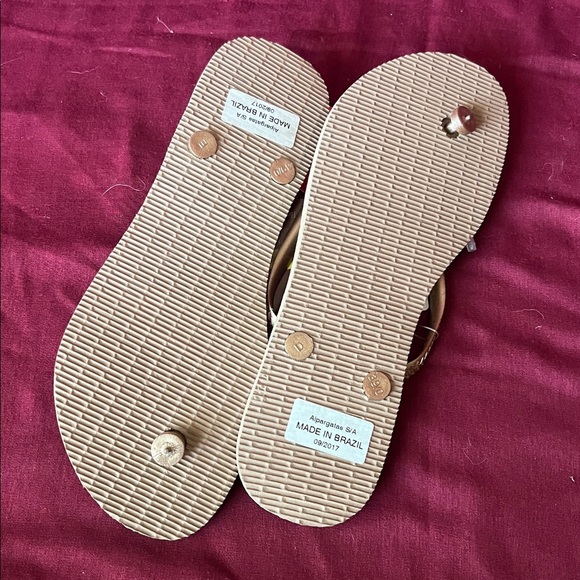 Havaianas Women's Copper Flip Flops - 9 - Picture 6 of 6